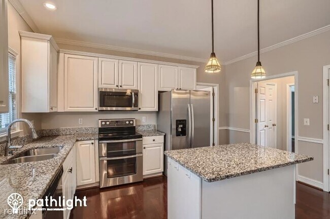 Foto del edificio - 4 br, 2.5 bath House - 1045 Mayfield Manor...