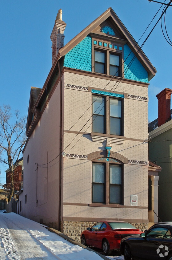 Building Photo - 120 Lyon St