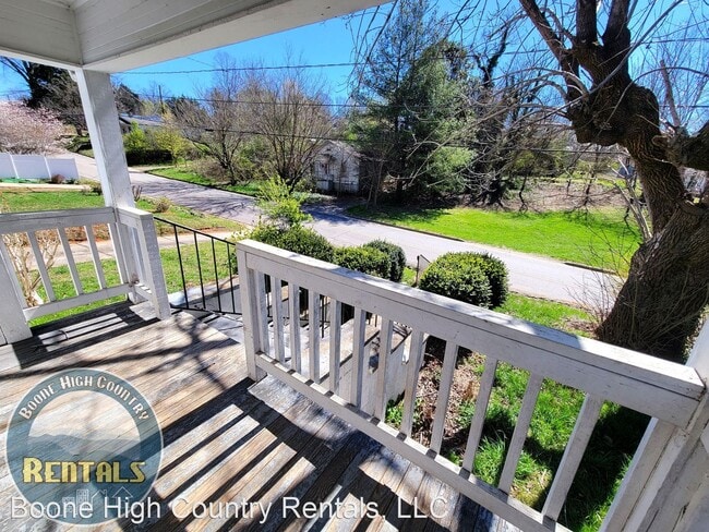 Building Photo - 2 br, 1 bath House - 548 Hill St