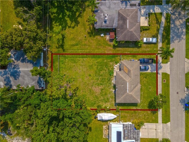 Building Photo - 1533 Coconut Dr