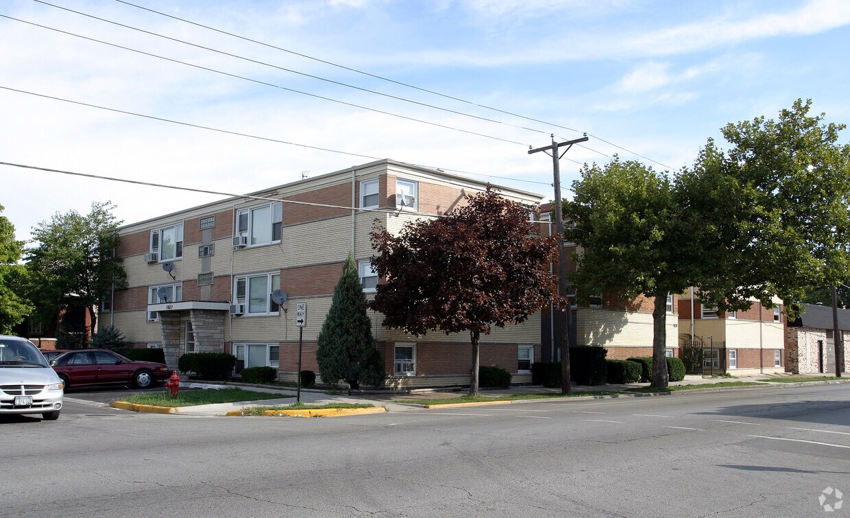 Primary Photo - 5812 W 16th St