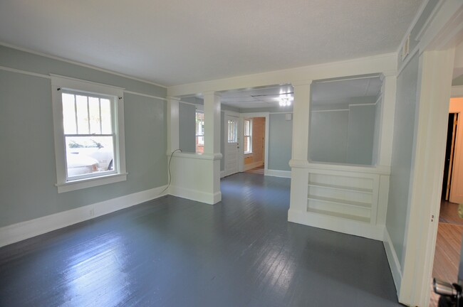 Foto del edificio - 715 E 9th St
