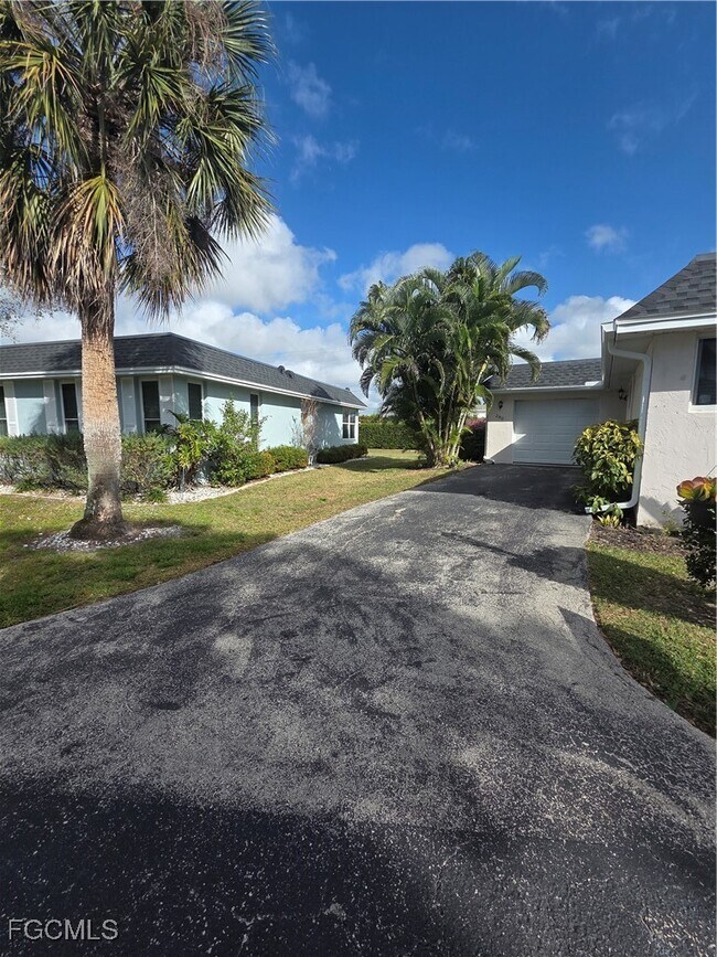Foto del edificio - 280 Lanchester Ct