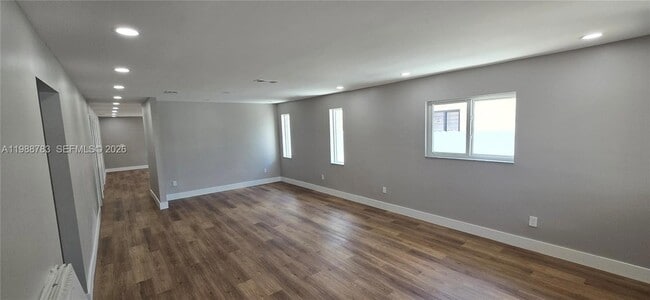 Building Photo - 191 NW 60th Ave