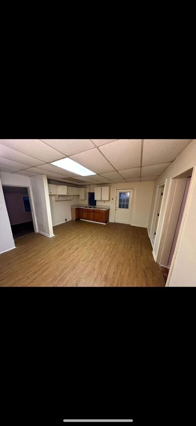 Primary Photo - Ranch home 3 bedrooms