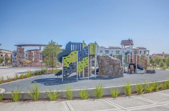 Building Photo - 2750 Ferrara Cir