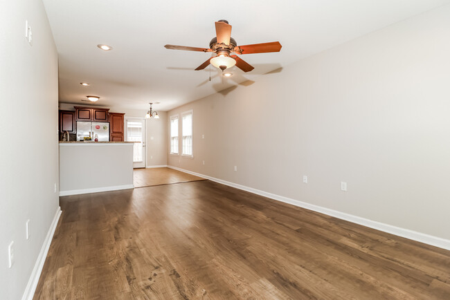 Building Photo - Fall in Love with this Floor Plan in Bryant