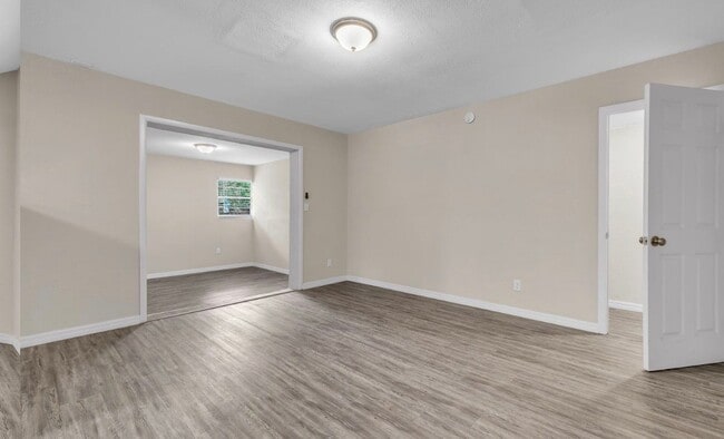 Foto del edificio - 4546 Lane Ave S