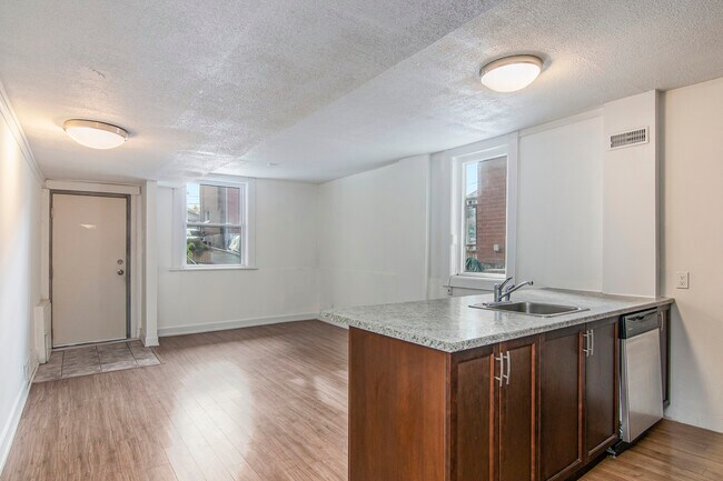 Photo du bâtiment - 91 Melrose Av