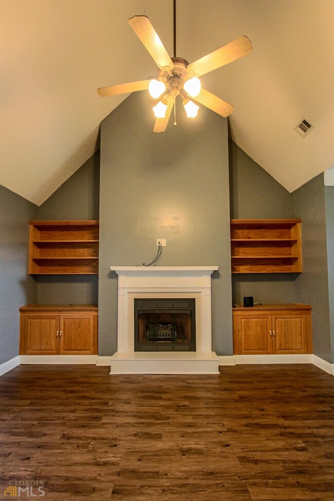 Building Photo - 247 Spring Chase Cir