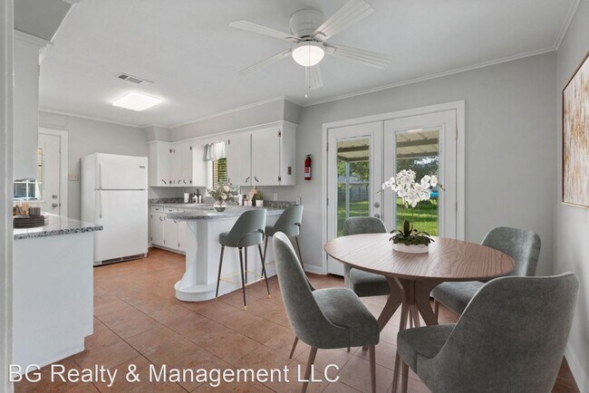 Building Photo - 3 br, 1.5 bath House - 1003 Garden Drive