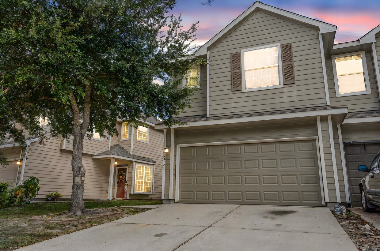 Primary Photo - 6213 Stoney Creek Dr