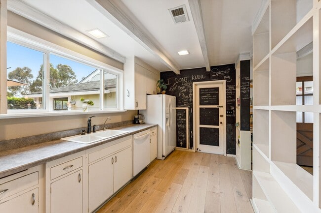 Foto del edificio - 1161 High Rd