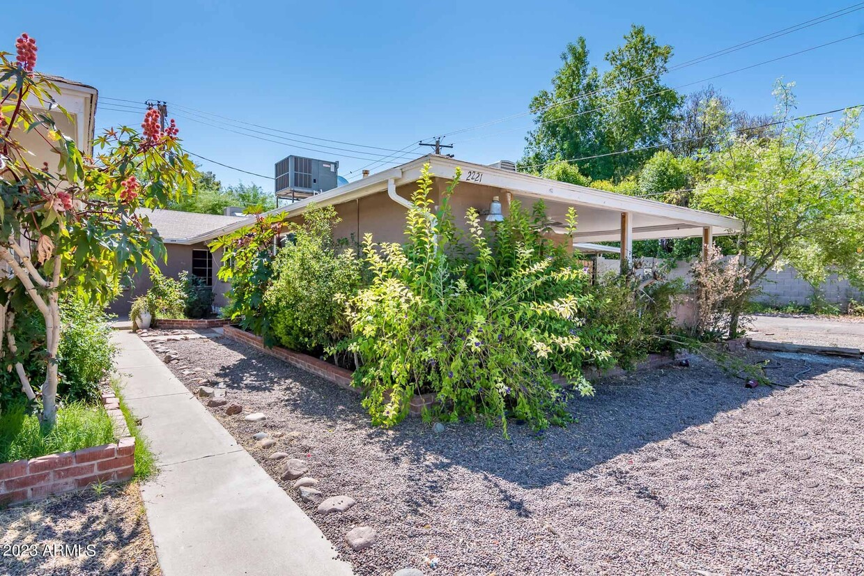 Primary Photo - 2219 S Granada Dr