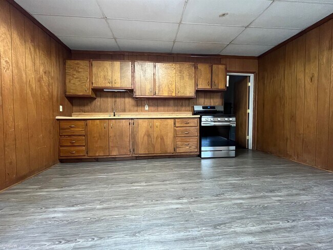 Foto del edificio - 1 br, 1 bath Triplex - 106 E Main St Apt A