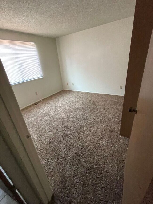 Foto del edificio - 2 Bedroom Fallon Apartment