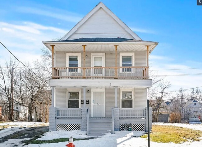 Building Photo - 13612 Durkee Ave