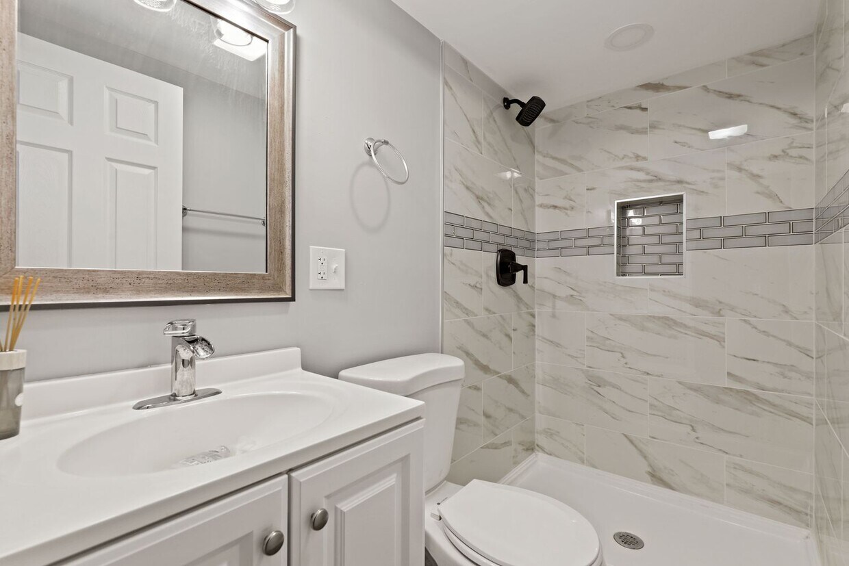 Primary Photo - 7209 W 136th Ave