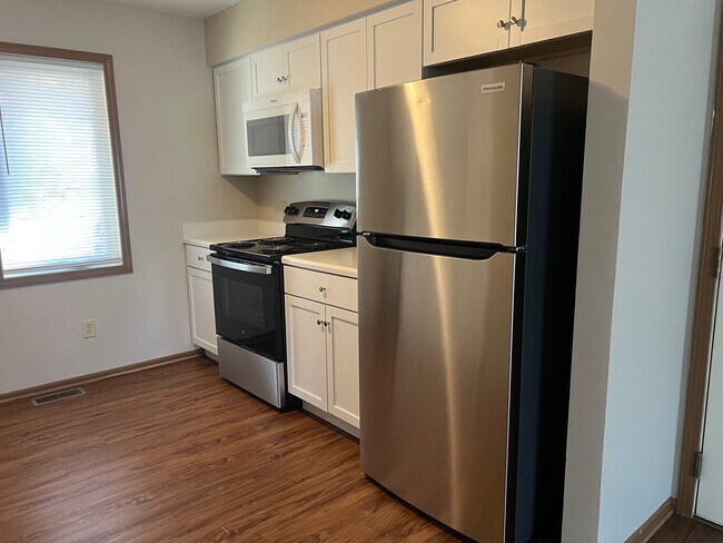 Foto del edificio - 9613 Dennis Dr