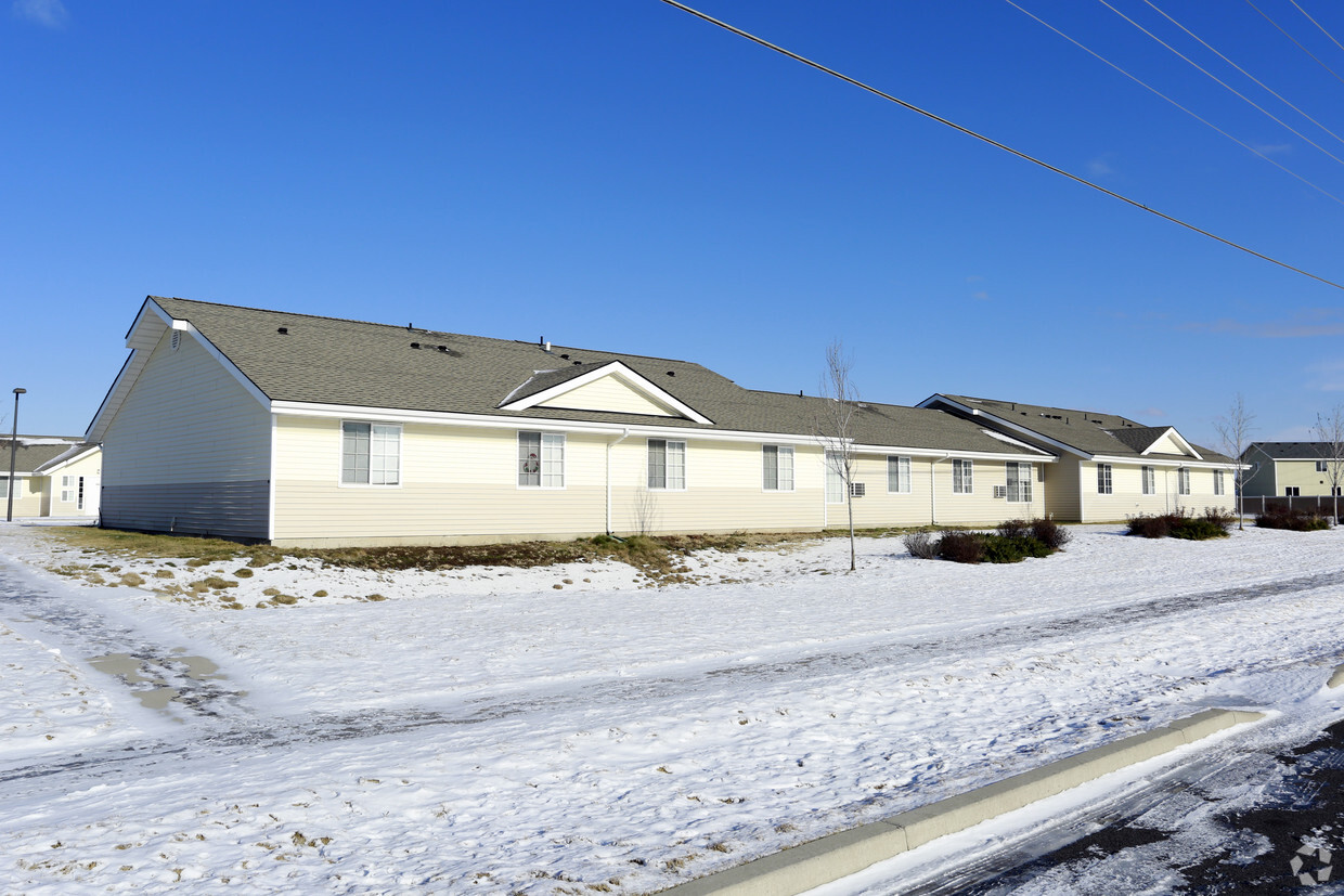 Foto del edificio - Airway Pointe Senior Apartments