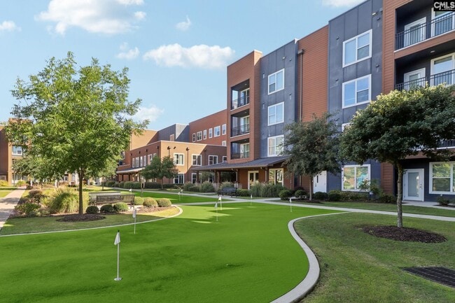 Building Photo - 440 Town Center Pl