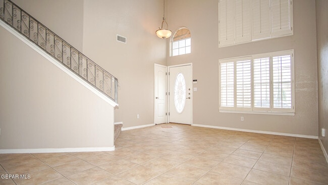 Building Photo - 6325 Franklin Ridge Dr