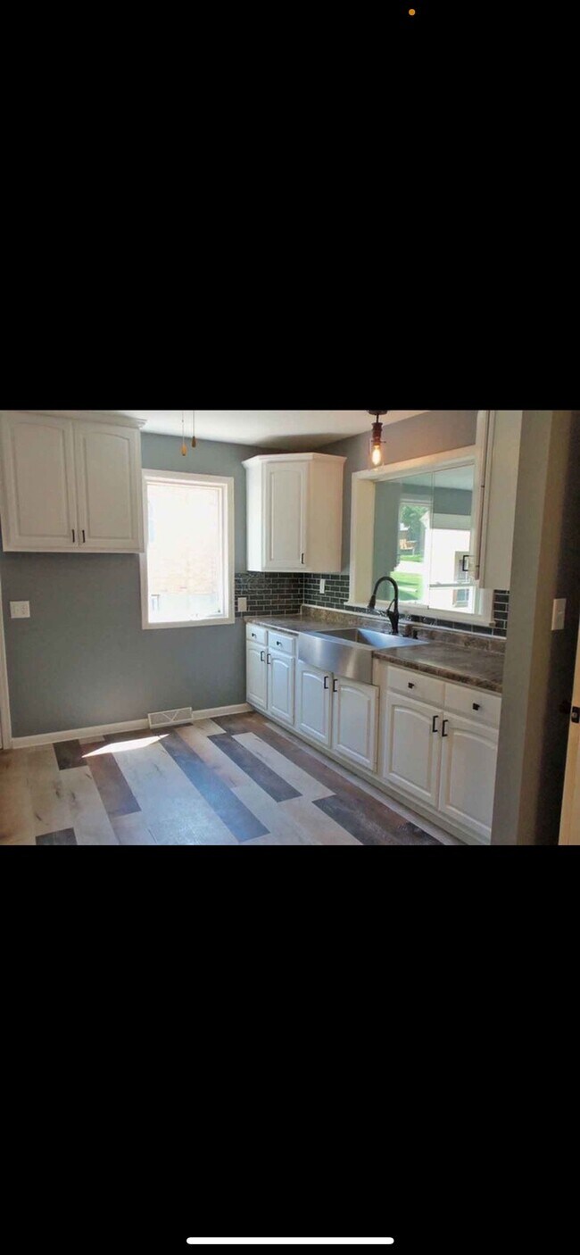 1315 Hemlock Ave, Dixon, IL 61021 House Rental in Dixon, IL