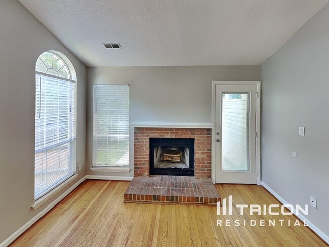 Building Photo - 9325 Oren Thompson Rd