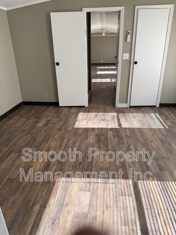 Foto del edificio - 7650 Kipling St