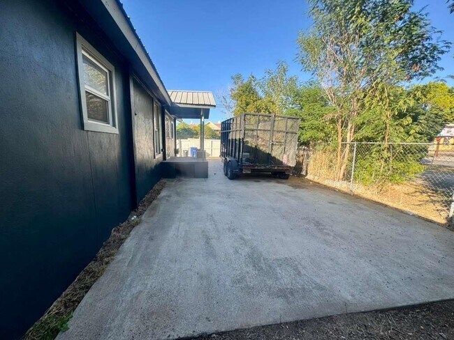 Foto del edificio - 915 Rosario St