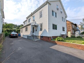 Building Photo - 322 Lowell St