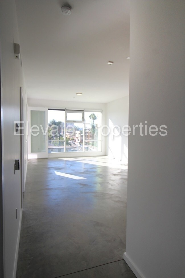 Building Photo - 4021 8th Ave