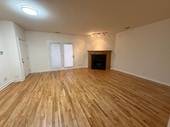 Foto del edificio - 3349 N Clark St