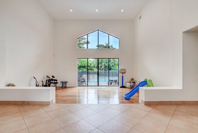 Building Photo - 4798 NW 25th Way
