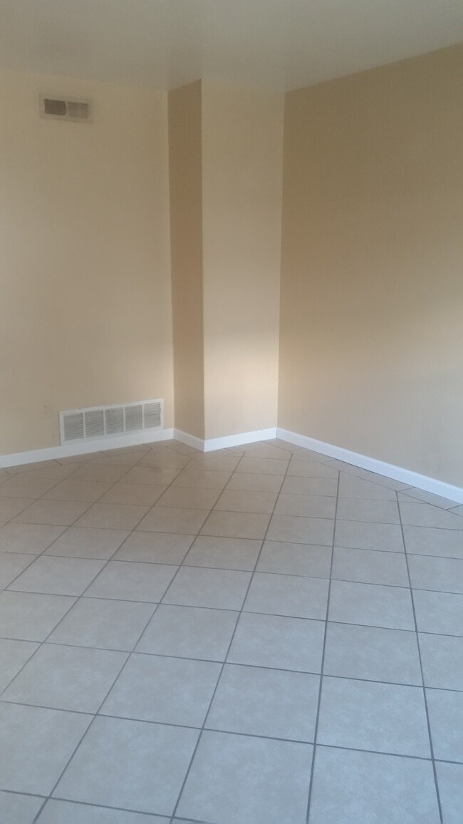Building Photo - 222 Crosswinds Drive