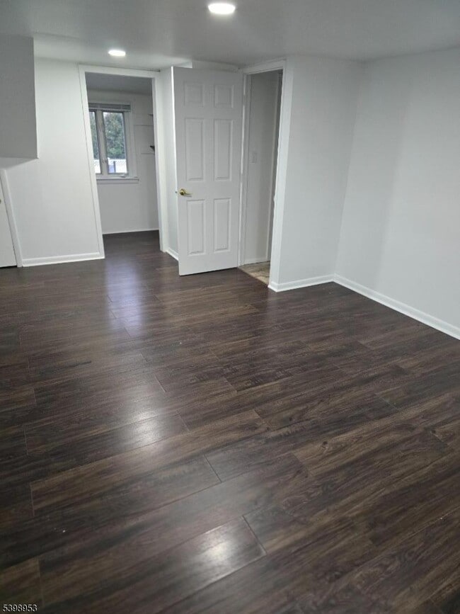 Building Photo - 18 Donna Dr