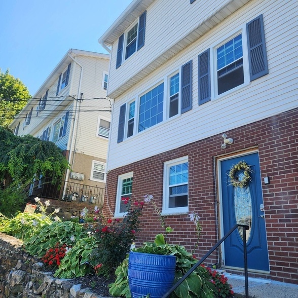 Photo - 34 Ashland St Townhome