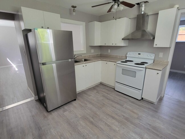 Building Photo - 4 Guy St