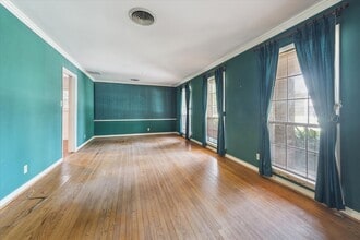 Building Photo - 7215 Alderney Dr