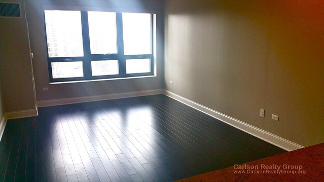 Foto del edificio - 642 N Clark St