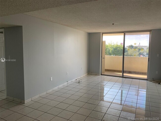 Foto del edificio - 4675 W 18th Ct