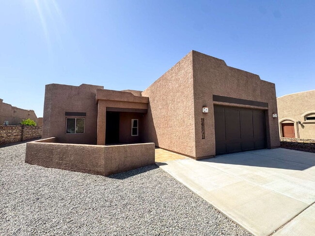 Building Photo - “Well Maintained 2-Bedroom, 2-Bathroom Home in Foothills”