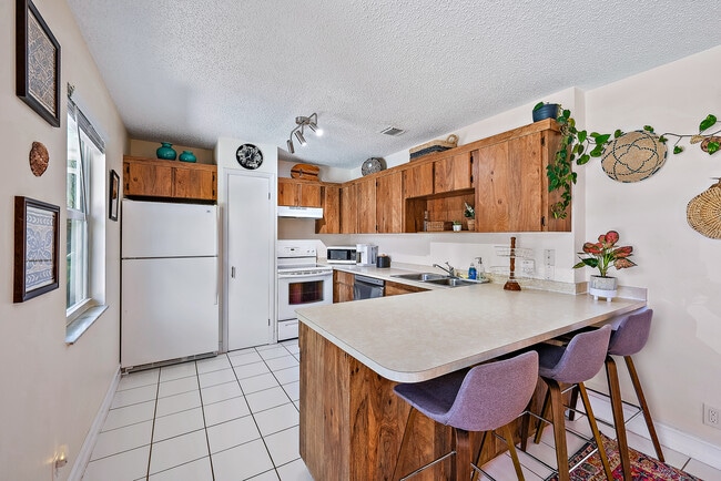 Building Photo - 2686 Hinda Rd