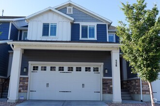 Building Photo - 528 Fox Chase Dr
