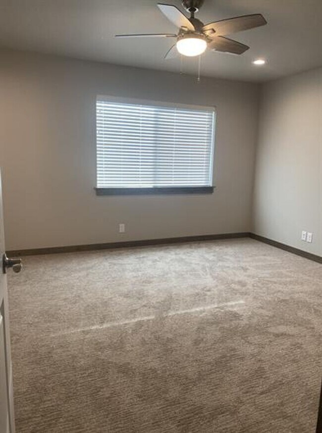 Foto del edificio - 1313 Fozzie Ln