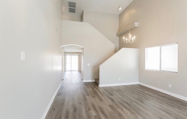 Building Photo - 3134 W Wayland Dr