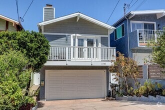 Building Photo - 1736 Steinhart Ave