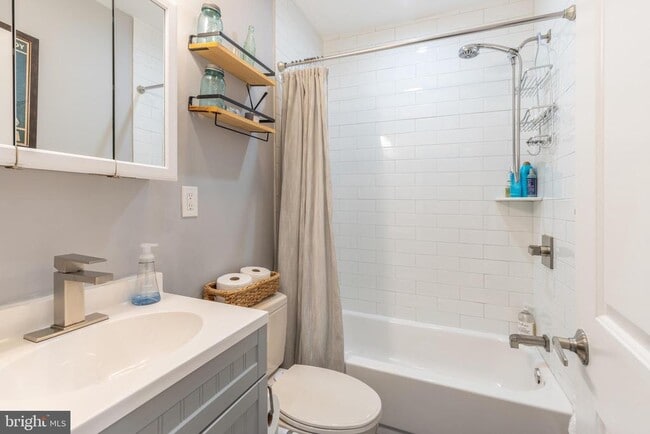 Building Photo - 1619 N Corlies St