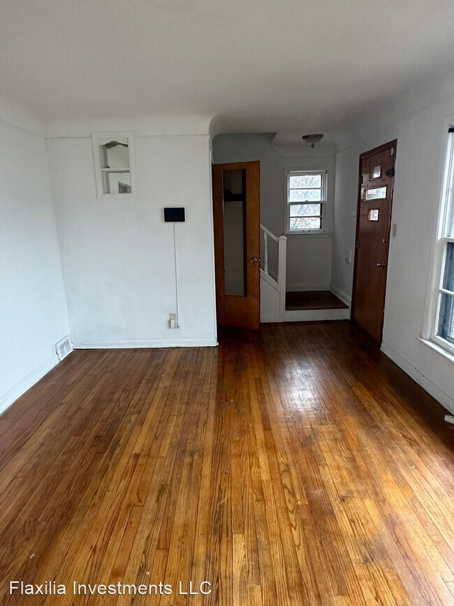 Foto del edificio - 3 br, 1 bath House - 735 Babbitt