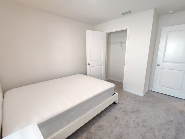 Building Photo - 3210 Suncoast Plains Dr